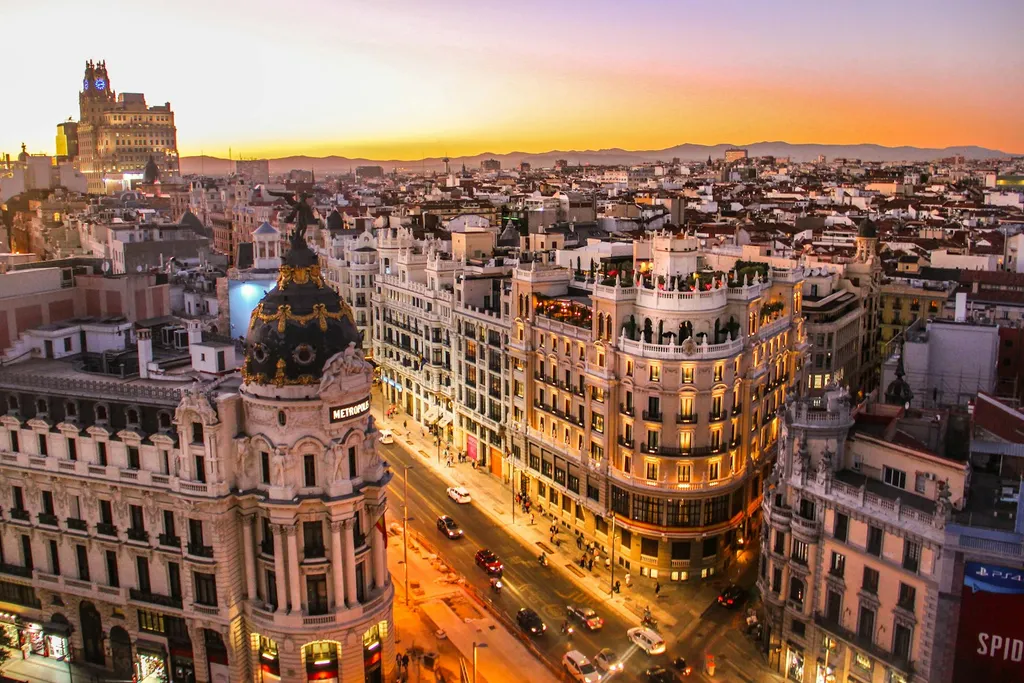 Gran Vía gün batımı, Madrid