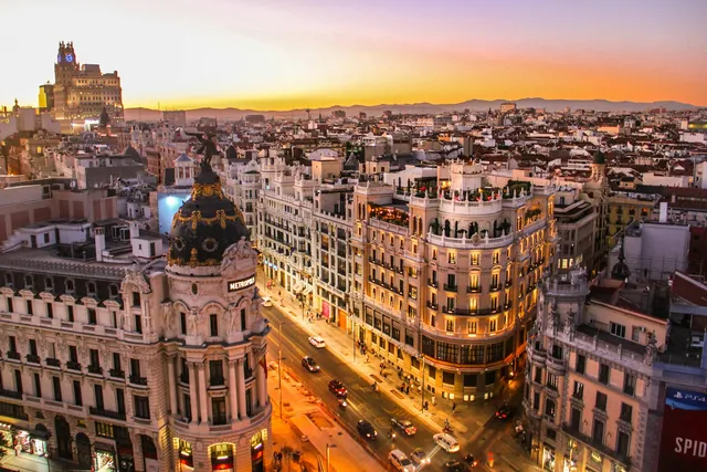 Gran Vía gün batımı, Madrid